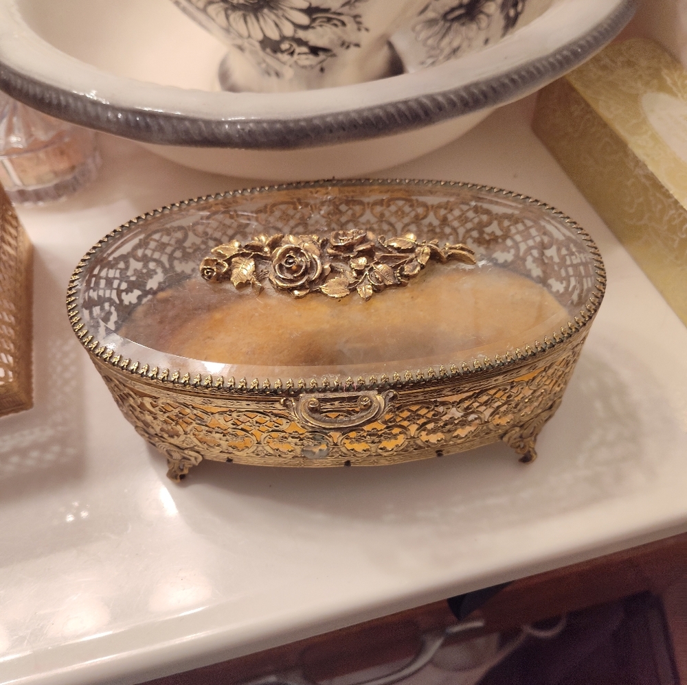 Elegant Vintage Gold Tone and Crystal Perfume Bottle 8 piece Set - Picture 2 of 16